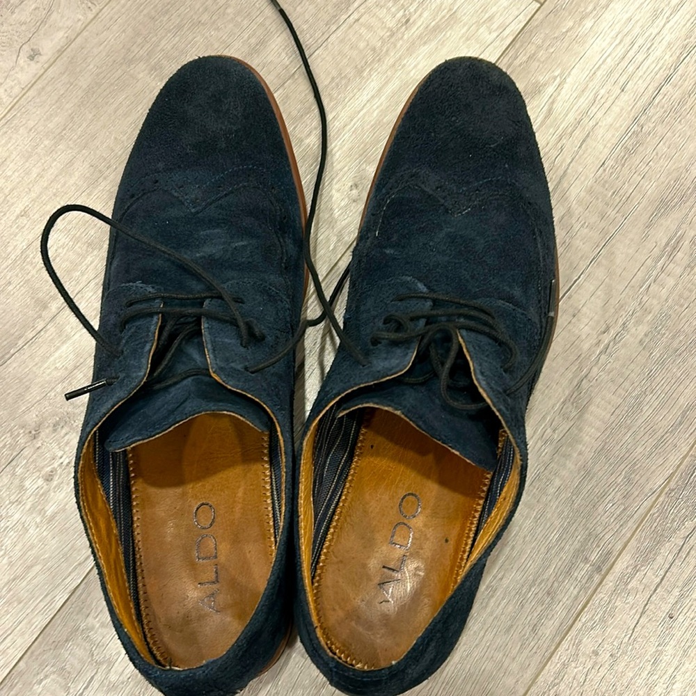 Also leather shoes dark Blue
